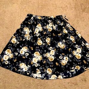 Floral Skirt With Pockets